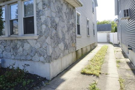 92-40 245th Street, Floral Park, Nowy Jork 11001, USA