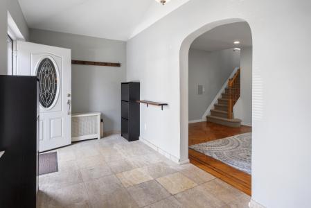 92-40 245th Street, Floral Park, Nowy Jork 11001, USA