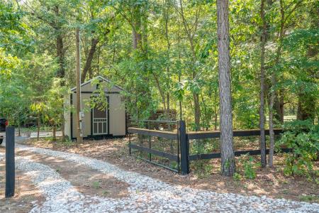 121 CR 2201, Hooks, Texas 75561