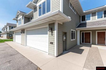 814 Pinnacle Path, Mankato, Minnesota 56001, Estados Unidos