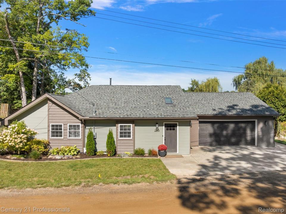 2679 Lakeview Drive, Ortonville, Michigan 48462