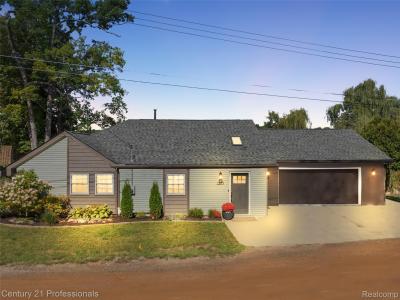 2679 Lakeview Drive, Ortonville, Michigan 48462