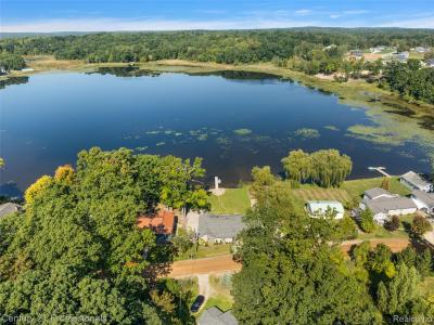 2679 Lakeview Drive, Ortonville, Michigan 48462