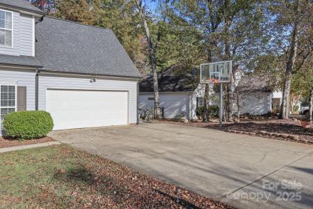 3878 SW Longwood Drive, Concord, Caroline Du Nord 28027, États-Unis