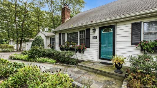 248 Waterford Road, Oakdale, New York 11769