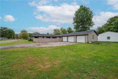 2430 Redgate Lane, Youngstown, Ohio 44511