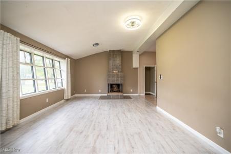 2430 Redgate Lane, Youngstown, Ohio 44511