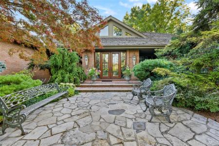 9 West Lane, Dearborn, Michigan 48124, USA