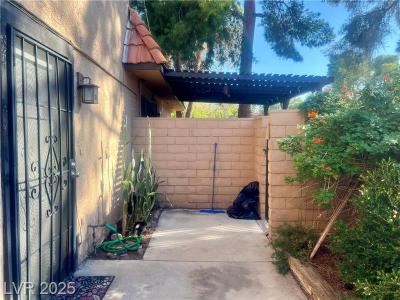 311 Brookside Lane #B, Las Vegas, Nevada 89107, USA