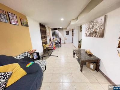 564 Broadway, Newark, New Jersey 07104, États-Unis