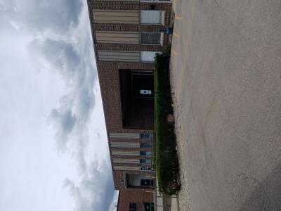 305 Eisenhower Lane, Lombard, Illinois 60148, USA