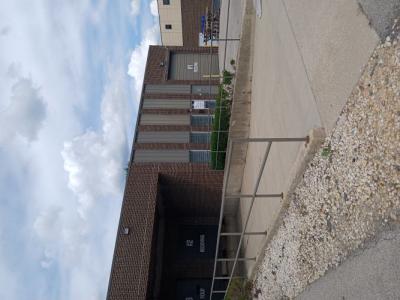 305 Eisenhower Lane, Lombard, Illinois 60148