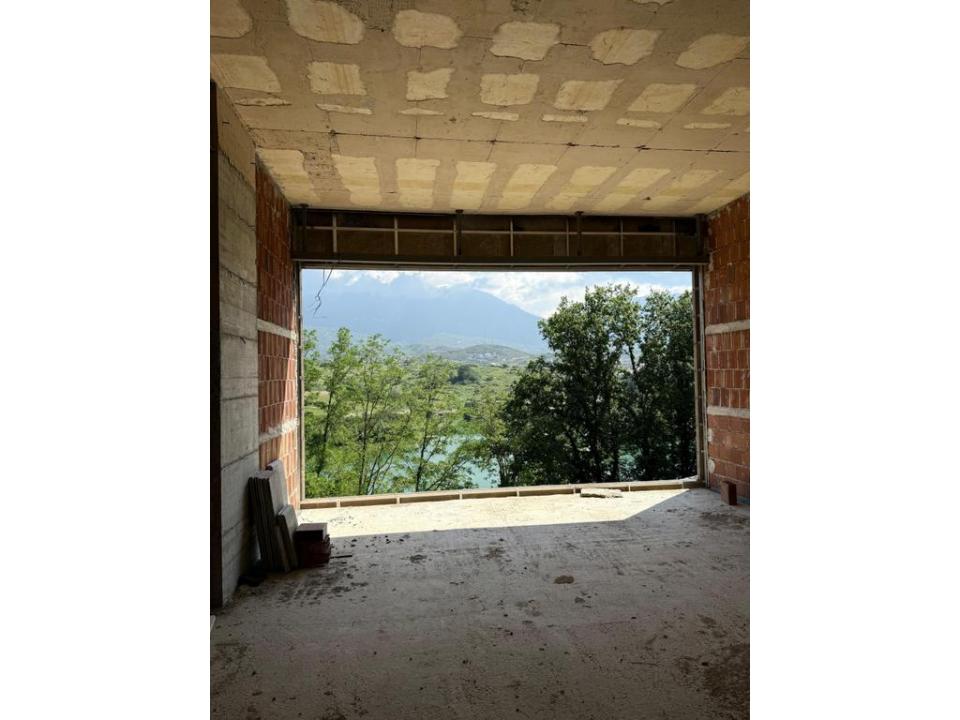 Liqeni i Farkës, Tirana, Albânia