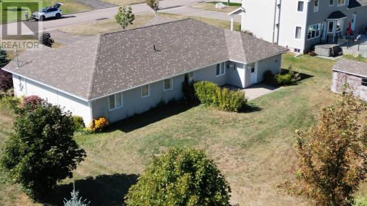 156 CROZIER DRIVE, Summerside, 艾德華王子島 C1N 6C3, 加拿大