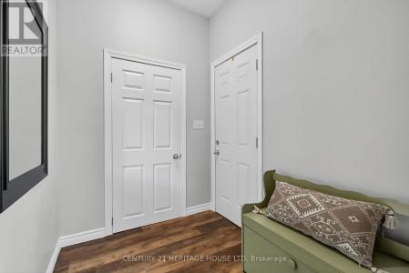 61 REGENT STREET SOUTH, St. Thomas, Ontario N5R 2A4, Canada