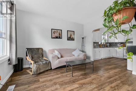 61 REGENT STREET SOUTH, St. Thomas, Ontario N5R 2A4, Canada