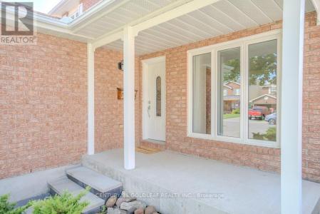 612 CHENIER WAY, Ottawa, Ontario K4A 1R1, Canada