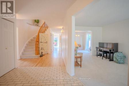 612 CHENIER WAY, Ottawa, Ontario K4A 1R1, Canada