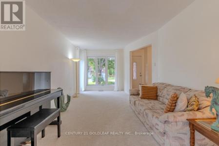 612 CHENIER WAY, Ottawa, Ontario K4A 1R1, Canada