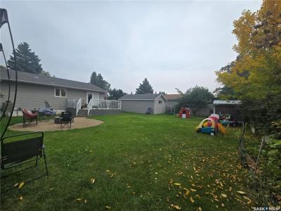 320 RUSSELL STREET, Stoughton, Saskatchewan S0G 4T0, Canada