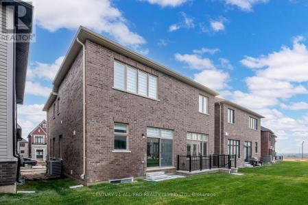 1040 SUDDARD AVENUE, Oshawa (kedron), Ontario L1L 0V5, Canadá