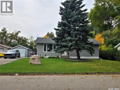 320 RUSSELL STREET, Stoughton, Saskatchewan S0G 4T0, Canada