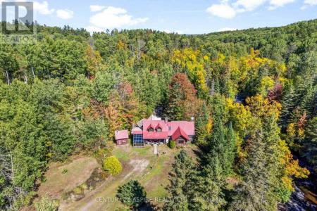 3050 PAUGH LAKE ROAD, Madawaska Valley, Ontario K0J 1B0, Kanada
