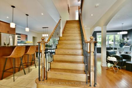 12 LLOYD COOK DRIVE E, Springwater, Онтарио L0L 1Y3, Канада