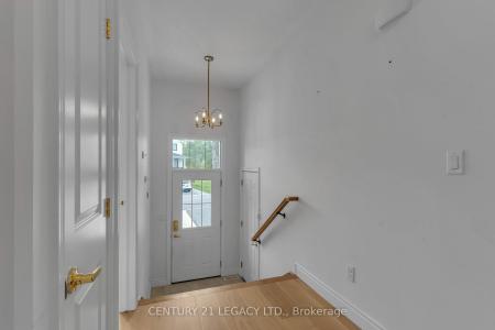 245 MILL POND PLACE, Kingston, Ontario K7M 0C9, Canada