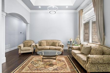 679 HIAWATHA BOULEVARD, Hamilton, Ontario L9G 3A6, Canada