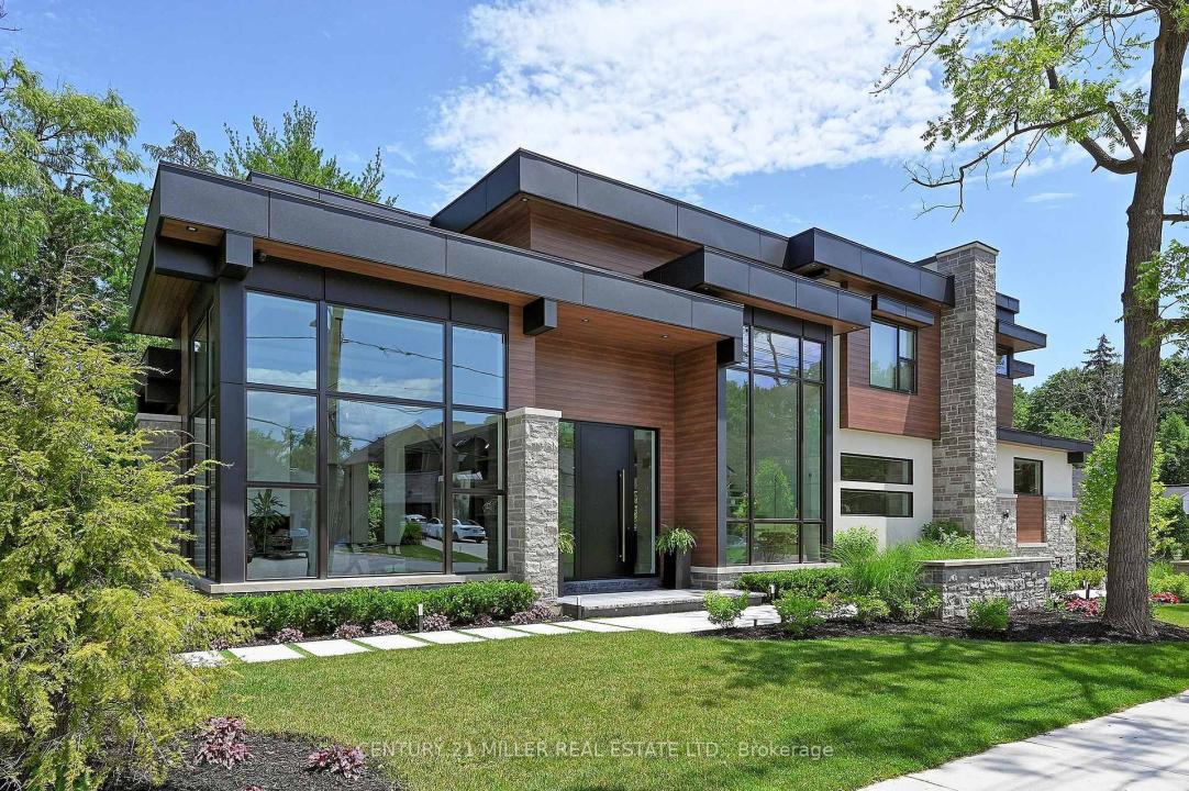 421 CHARTWELL ROAD, Oakville, Ontario L6J 4A4, Canada