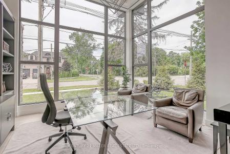 421 CHARTWELL ROAD, Oakville, Ontario L6J 4A4, Canada