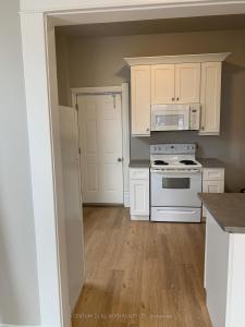 172 DUNLOP STREET W, Barrie, Ontario L4N 1B3, Canadá