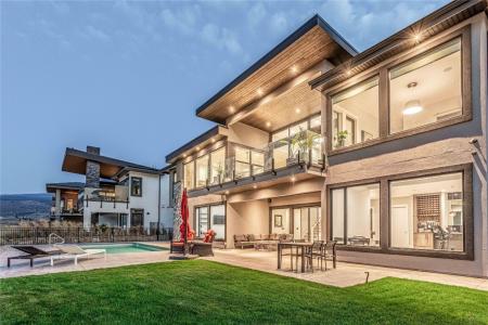 1050 LEDGEVIEW COURT, Kelowna, Colúmbia Britânica V1W 5M6, Canadá