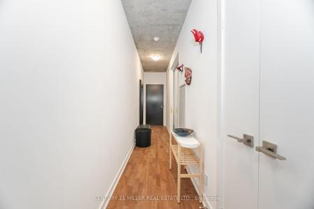 15 BEVERLEY STREET, Toronto, אונטריו M5T 1X8, קנדה