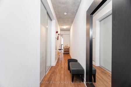 15 BEVERLEY STREET, Toronto, אונטריו M5T 1X8, קנדה