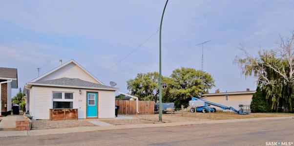 311 5TH AVENUE W, Biggar, Saskatchewan S0K 0M0, Canada