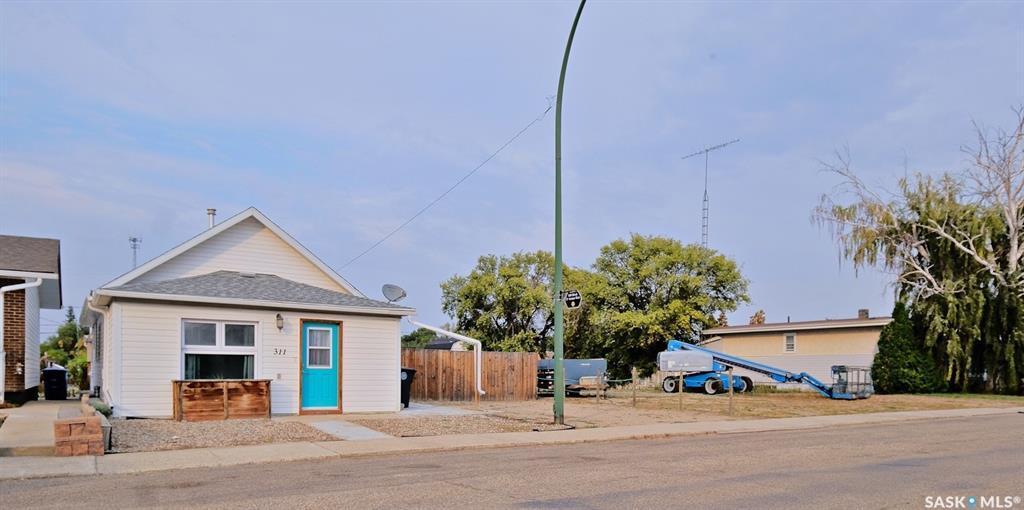 311 5TH AVENUE W, Biggar, Saskatchewan S0K 0M0, Canada