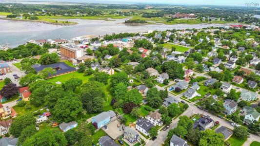 14 RYERSON COURT, Yarmouth, Nova Scotia B5A 1V6, Canada