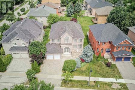 92 SPRINGBROOK DRIVE, Richmond Hill (langstaff), Ontario L4B 3P9, Canada