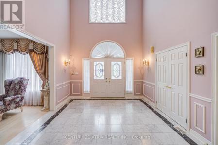 92 SPRINGBROOK DRIVE, Richmond Hill (langstaff), Ontario L4B 3P9, Canada