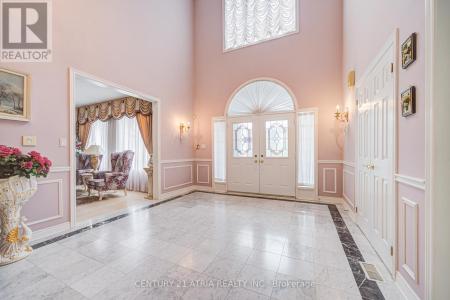 92 SPRINGBROOK DRIVE, Richmond Hill (langstaff), Ontario L4B 3P9, Canada