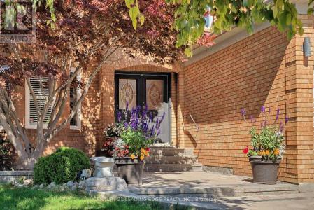 10 MACRILL ROAD, Markham (cachet), Ontario L6C 1S2, Canadá