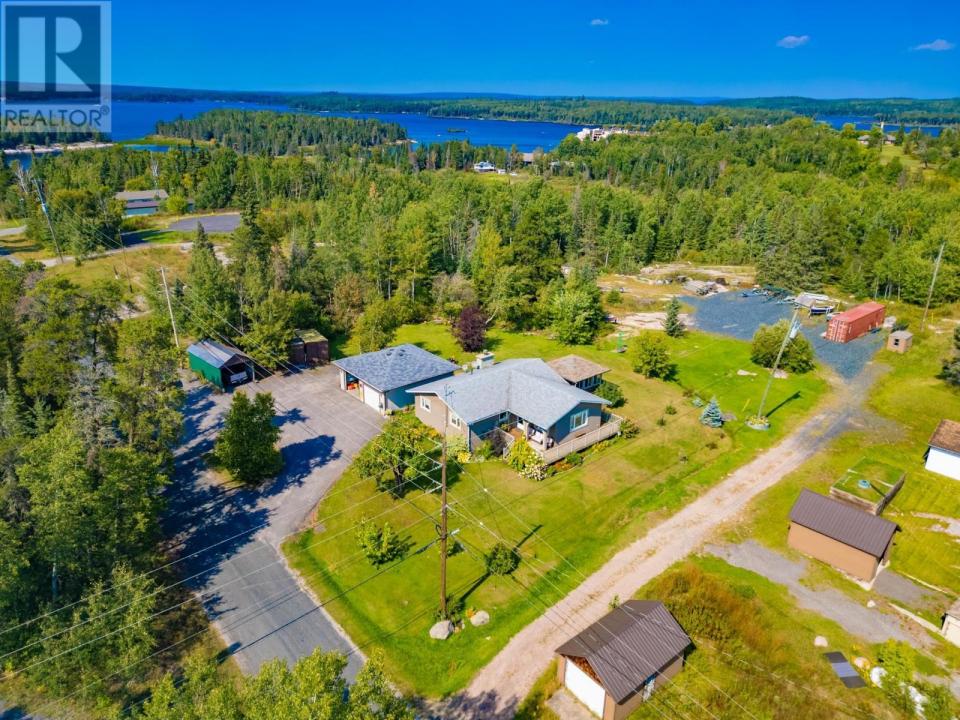 164 WINNIPEG AVE, Minaki, オンタリオ P0X 1J0, カナダ