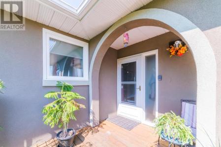 164 WINNIPEG AVE, Minaki, オンタリオ P0X 1J0, カナダ