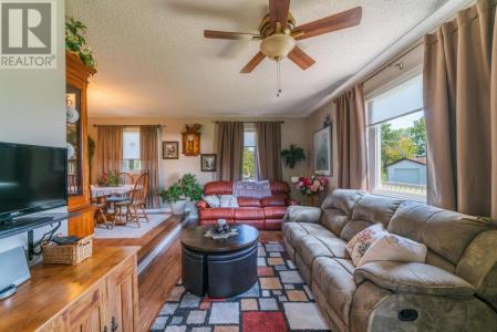 164 WINNIPEG AVE, Minaki, オンタリオ P0X 1J0, カナダ