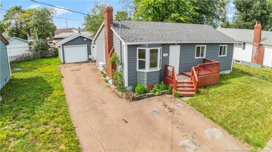 18 MITCHNER AVENUE, Moncton, New Brunswick E1C 7N6, Canada