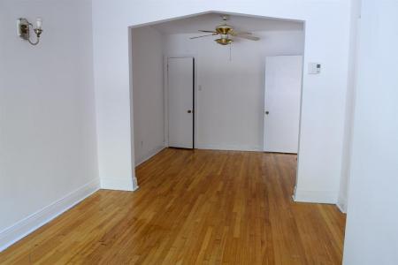 7426-7428 Av. Wiseman, Montréal (Villeray/Saint-Michel/Parc-Extension), 魁北克省 H3N 2N6, 加拿大