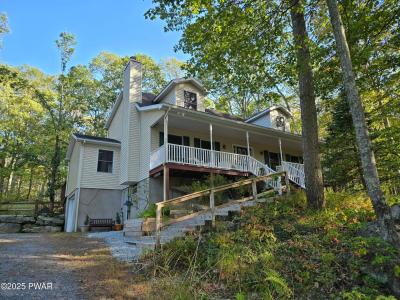 217 Canoebrook Drive, Lords Valley, Pennsylvania 18428, USA