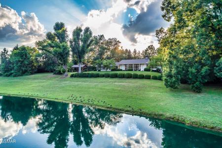 312 Paine Lake Drive, Sevierville, Tennessee 37862